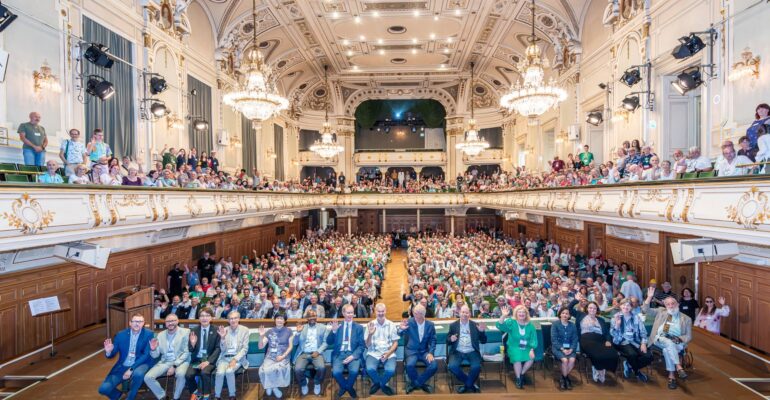Foto de la inauguro de la 111a Univarsala Kongreso de Esperanto